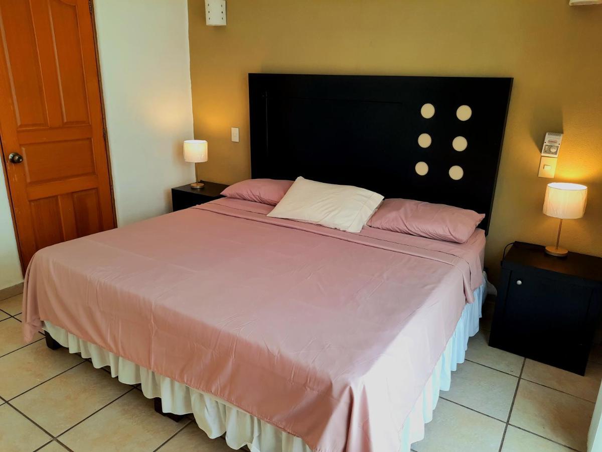 Hacienda Real Suits Ixtapa Ixtapa  Buitenkant foto